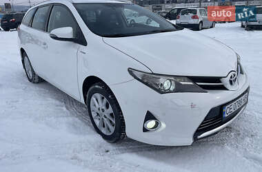 Універсал Toyota Auris 2014 в Чернівцях