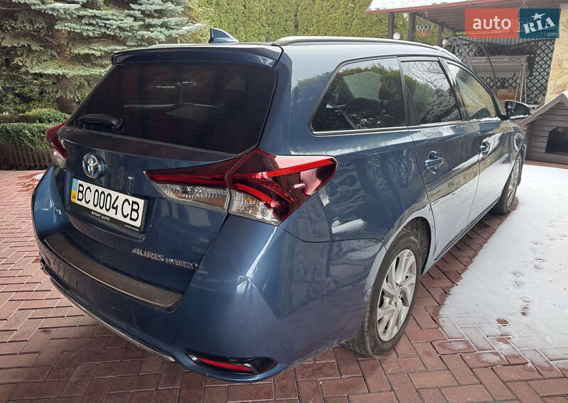 Универсал Toyota Auris 2016 в Львове
