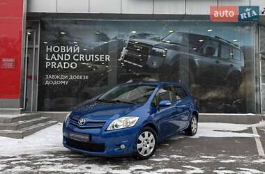 Хэтчбек Toyota Auris 2010 в Одессе