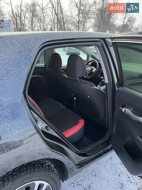 Хэтчбек Toyota Auris 2008 в Черкассах