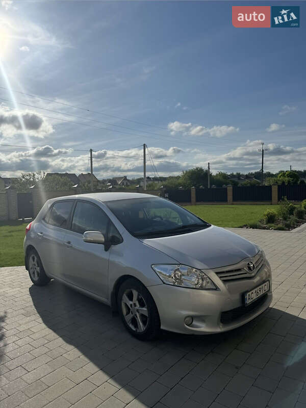 Toyota Auris 2011