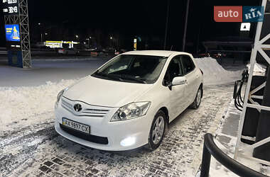 Хэтчбек Toyota Auris 2012 в Киеве