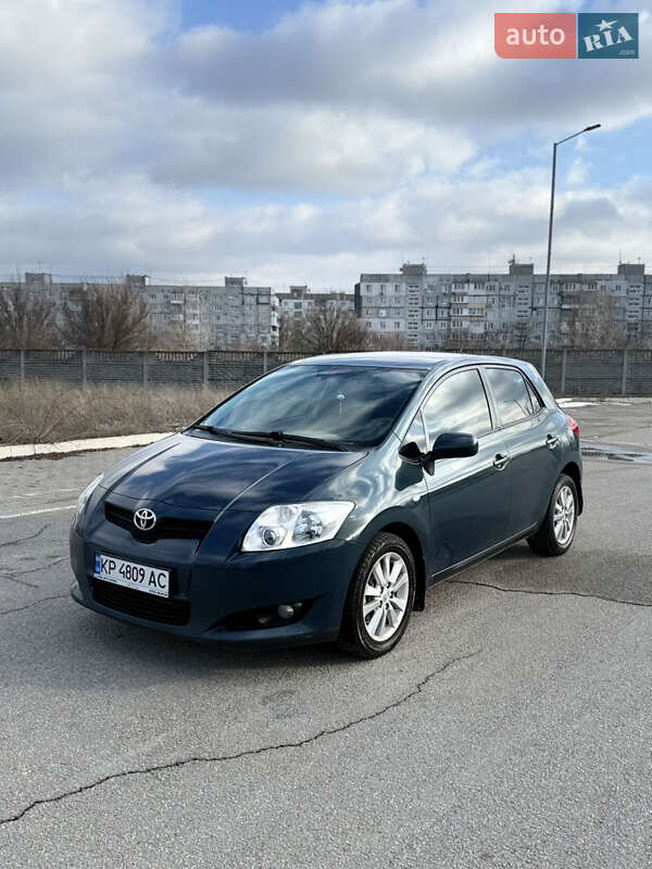 Хэтчбек Toyota Auris 2008 в Запорожье