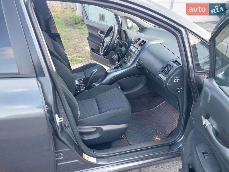 Хэтчбек Toyota Auris 2008 в Николаеве