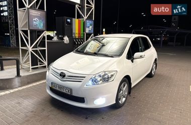 Хетчбек Toyota Auris 2012 в Києві