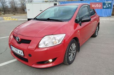 Хэтчбек Toyota Auris 2008 в Днепре