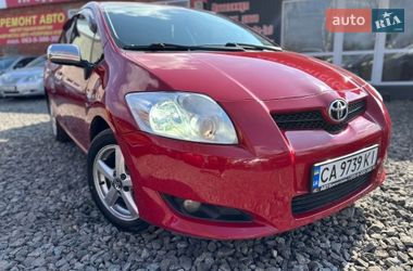 Хэтчбек Toyota Auris 2007 в Смеле