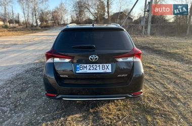 Универсал Toyota Auris 2015 в Ахтырке