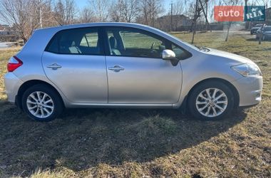 Хэтчбек Toyota Auris 2011 в Киеве