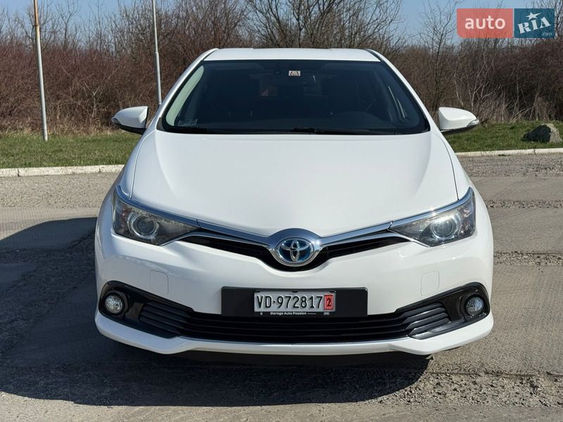 Хетчбек Toyota Auris 2016 в Ужгороді