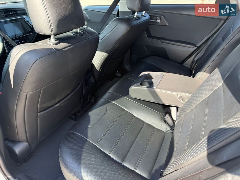 Хетчбек Toyota Auris 2016 в Ужгороді