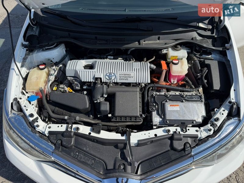 Хетчбек Toyota Auris 2016 в Ужгороді