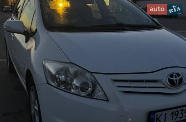 Хэтчбек Toyota Auris 2012 в Буче