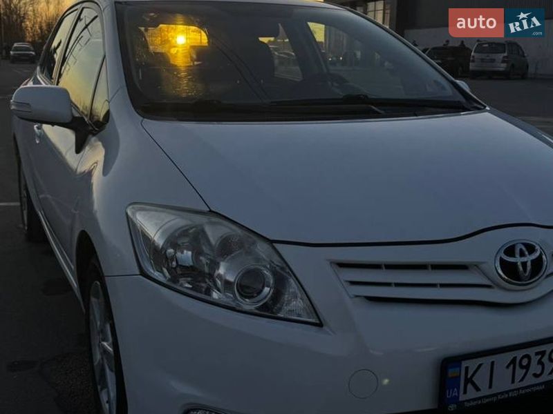 Toyota Auris 2012