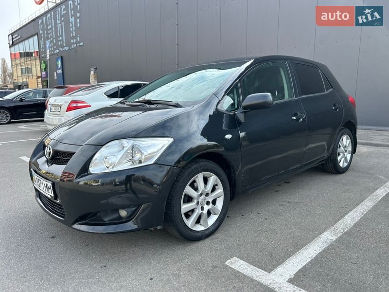 Хэтчбек Toyota Auris 2008 в Киеве