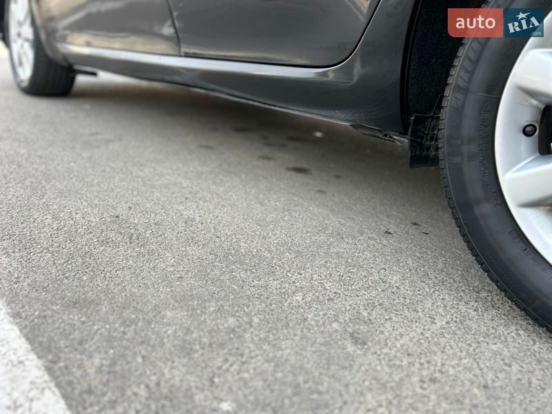 Хэтчбек Toyota Auris 2008 в Киеве