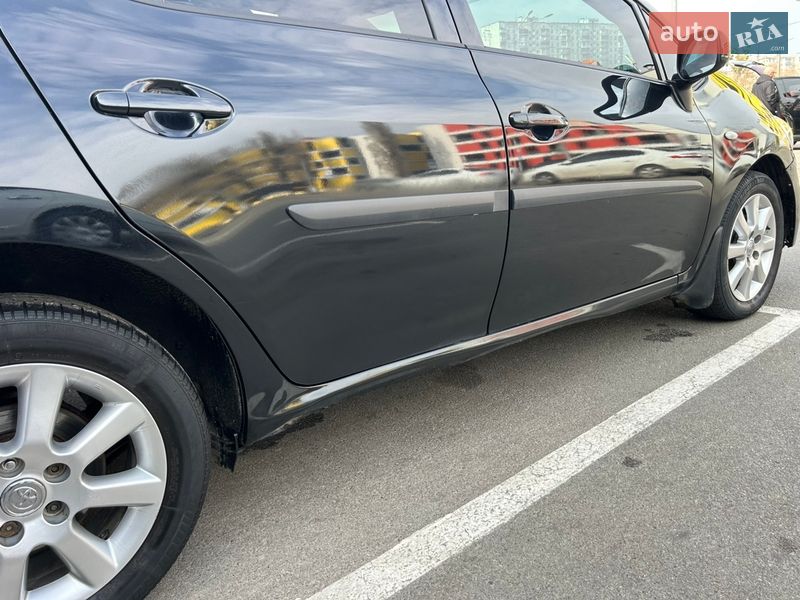 Хэтчбек Toyota Auris 2008 в Киеве