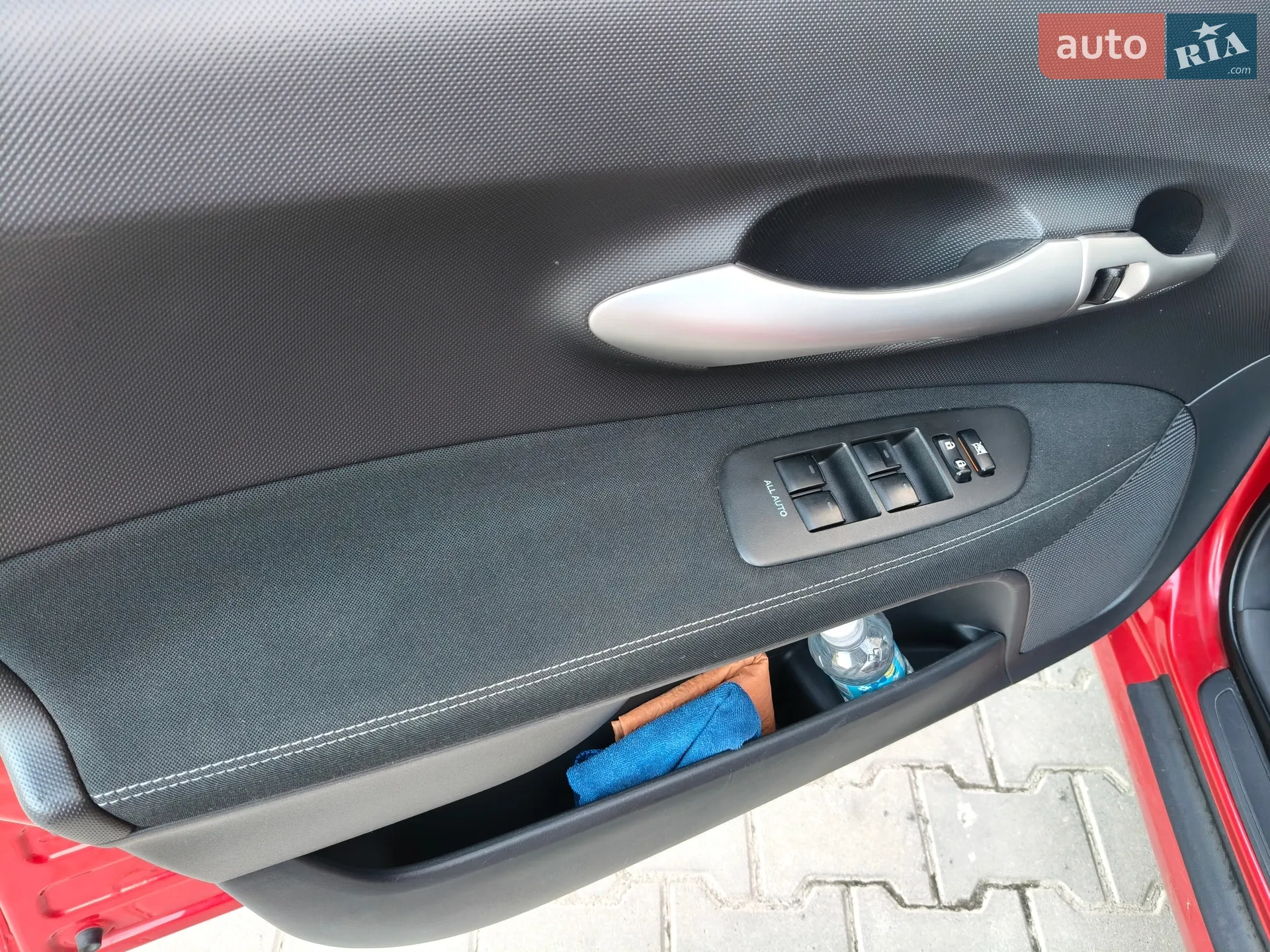 2010 Toyota Auris - мініатюра 12