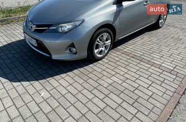 Хетчбек Toyota Auris 2012 в Тячеві