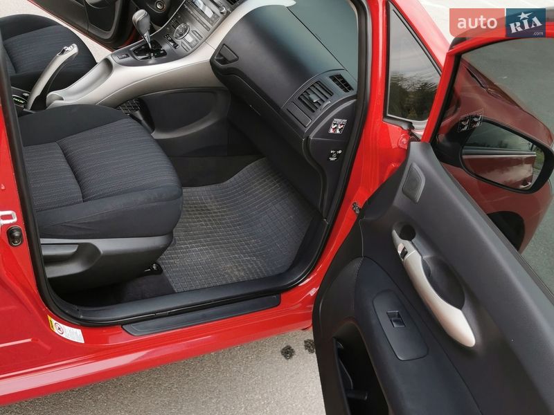 Хетчбек Toyota Auris 2008 в Хмільнику