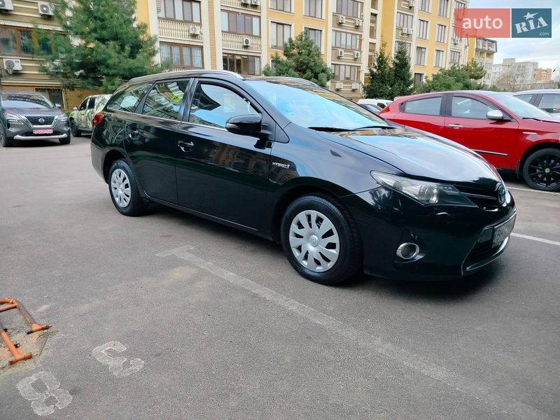 Toyota Auris 2013