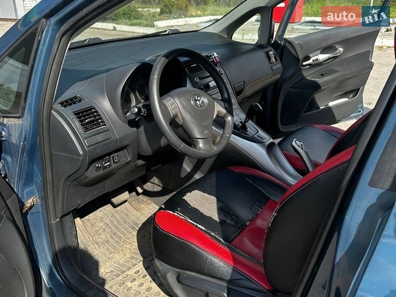 Хэтчбек Toyota Auris 2007 в Днепре