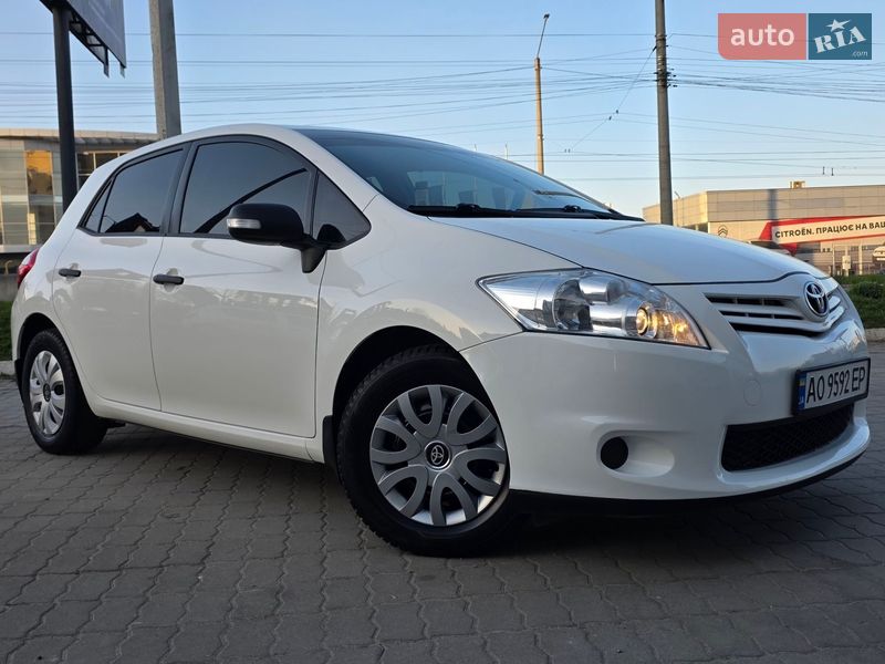 Хэтчбек Toyota Auris 2013 в Хмельницком фото Хэтчбек Toyota Auris 2013 в Хмельницком