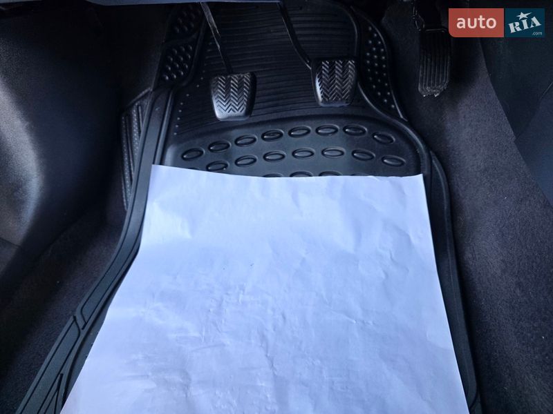 Хэтчбек Toyota Auris 2013 в Хмельницком фото 26 Хэтчбек Toyota Auris 2013 в Хмельницком