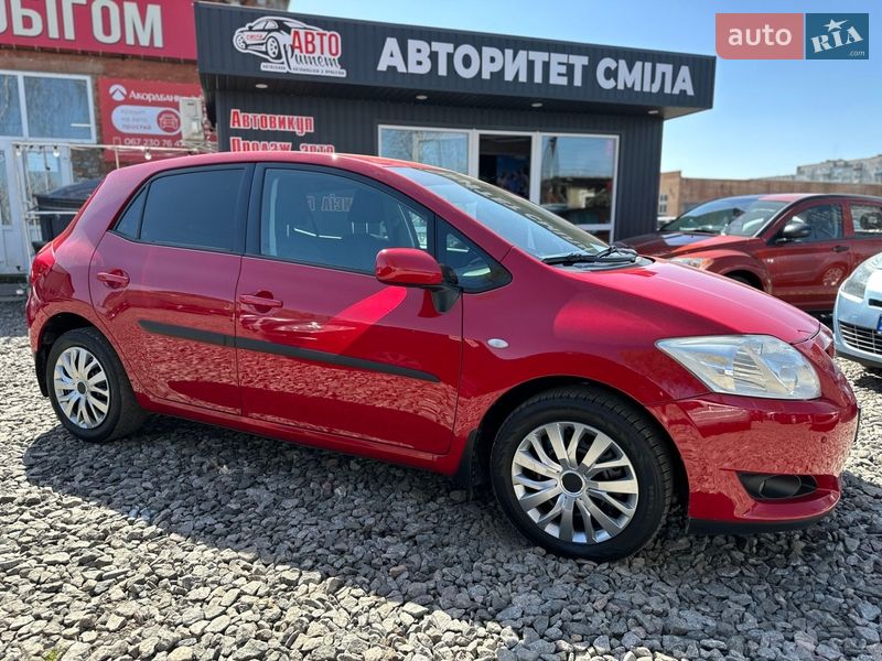 Хэтчбек Toyota Auris 2007 в Смеле