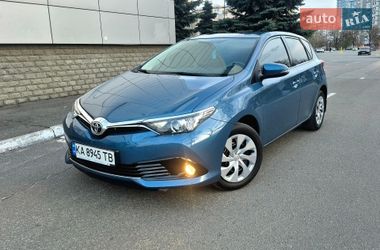 Хэтчбек Toyota Auris 2016 в Киеве