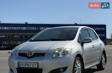 Хэтчбек Toyota Auris 2007 в Киеве