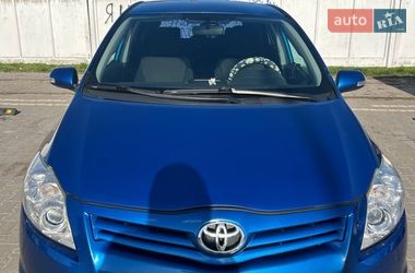 Хетчбек Toyota Auris 2011 в Ірпені