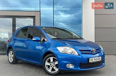 Хетчбек Toyota Auris 2010 в Дніпрі