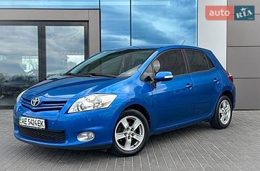 Хетчбек Toyota Auris 2010 в Дніпрі