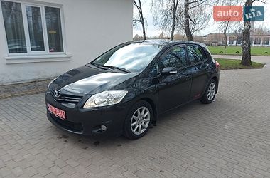 Хэтчбек Toyota Auris 2011 в Конотопе