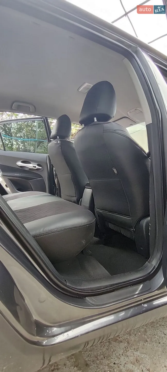 2012 Toyota Auris - мініатюра 28