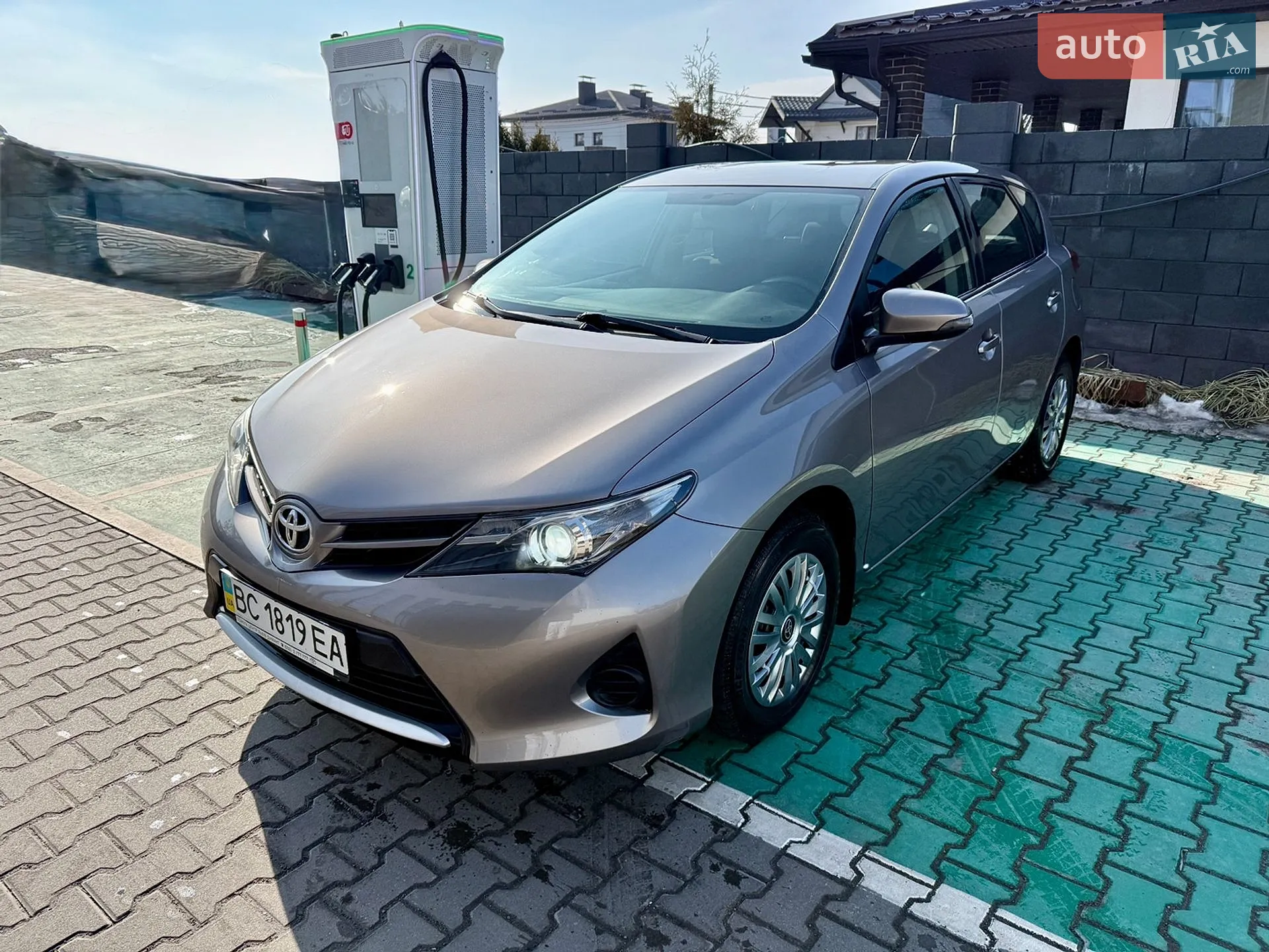 2013 Toyota Auris - мініатюра 2