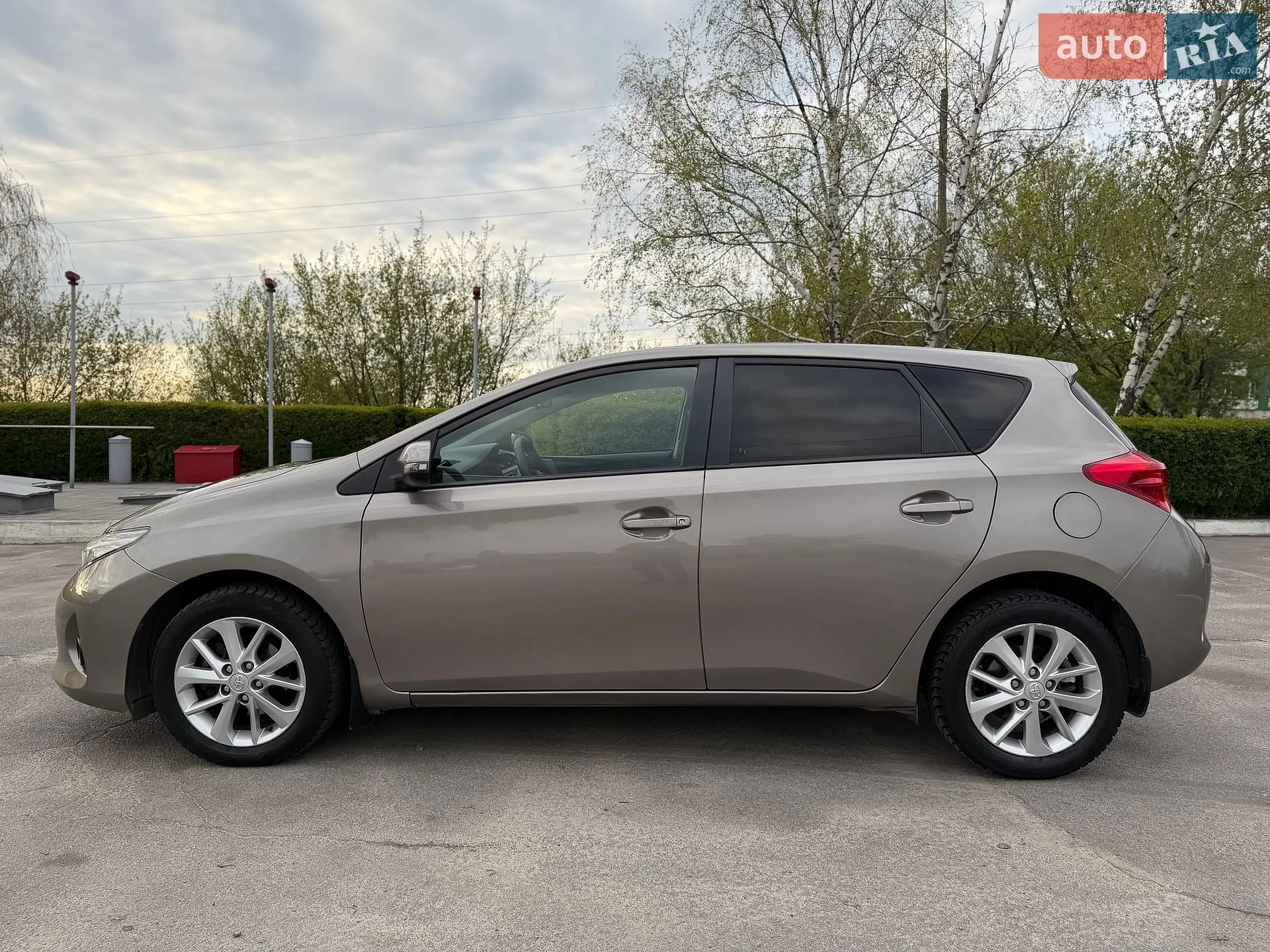 2013 Toyota Auris - мініатюра 16