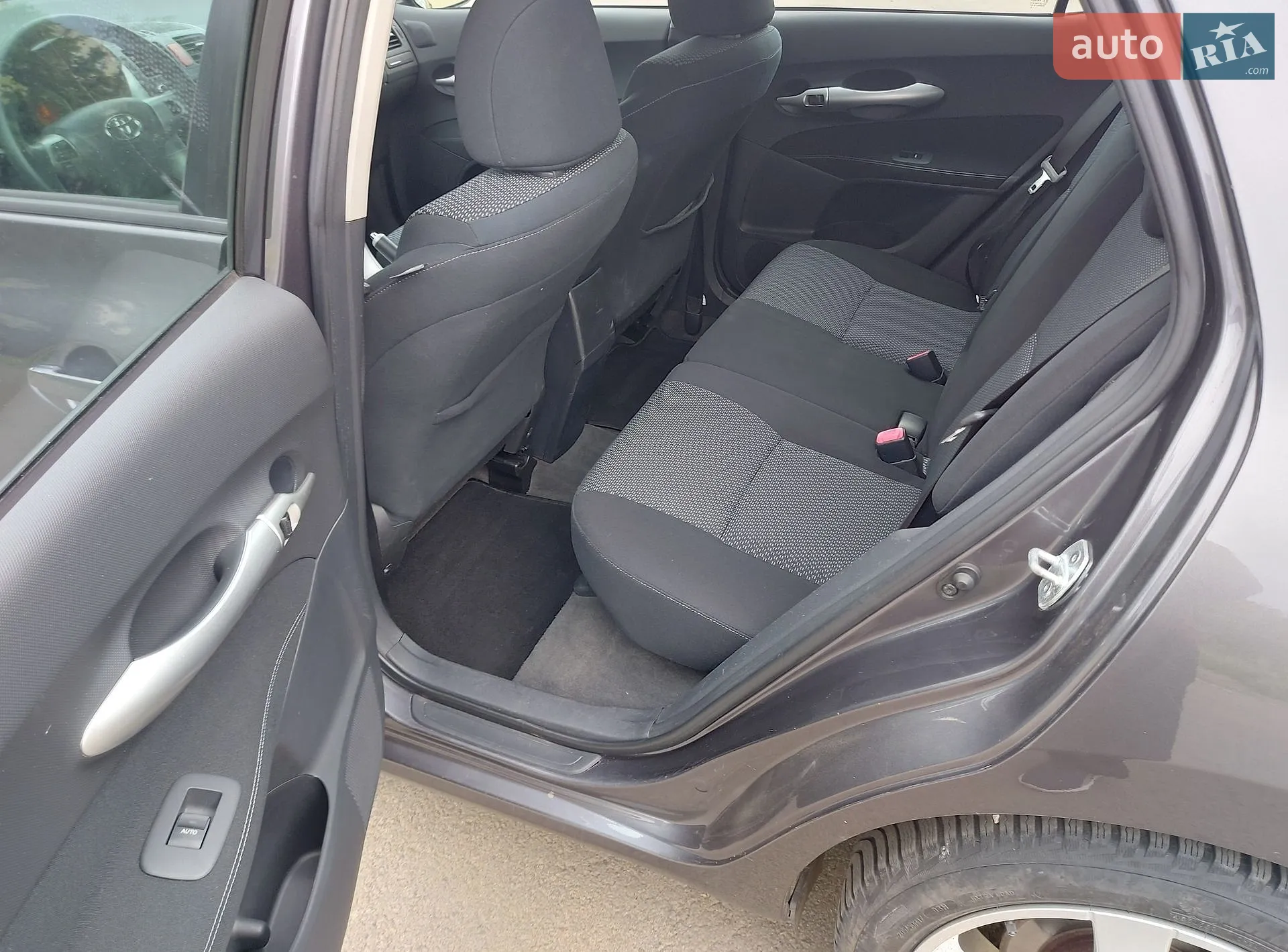 2010 Toyota Auris - мініатюра 23