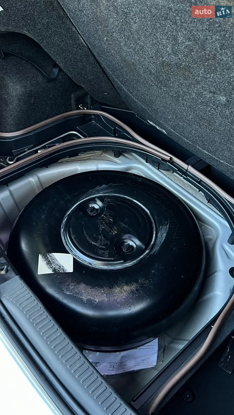 2011 Toyota Auris - мініатюра 32