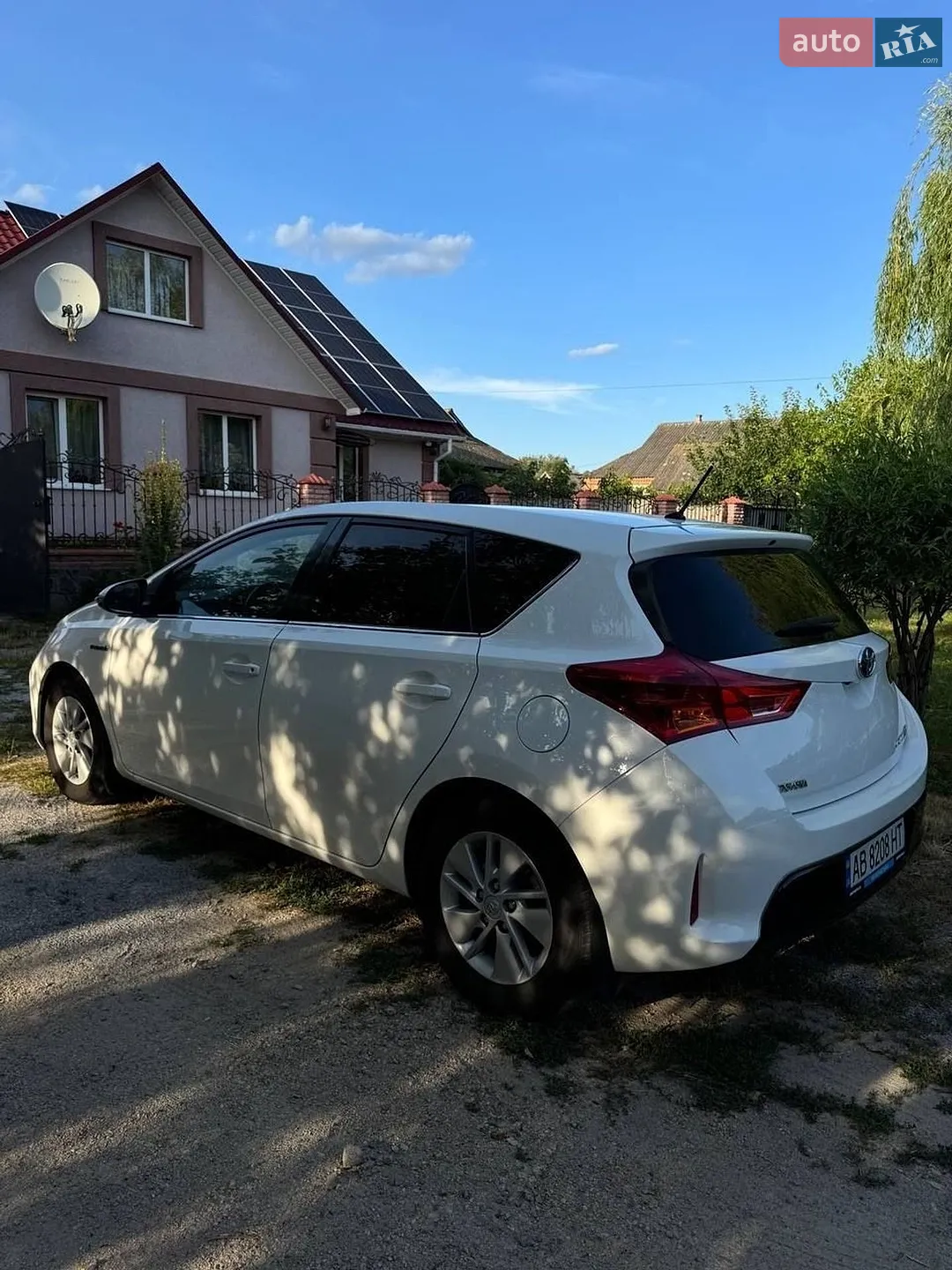 2013 Toyota Auris - мініатюра 2