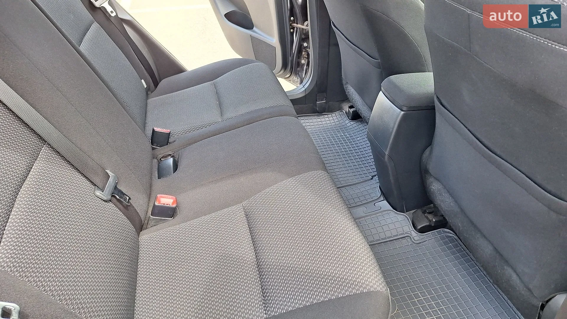 2011 Toyota Auris - мініатюра 32