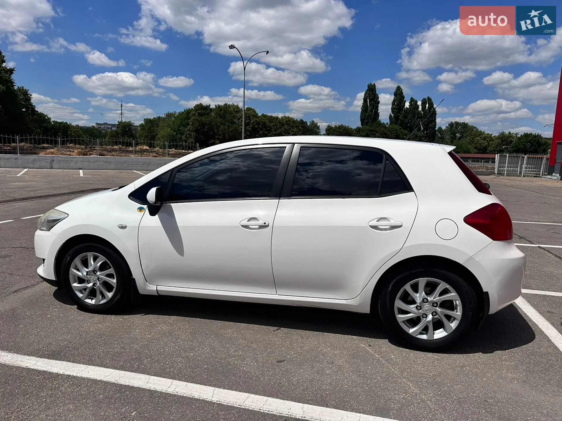 2010 Toyota Auris - фото 1