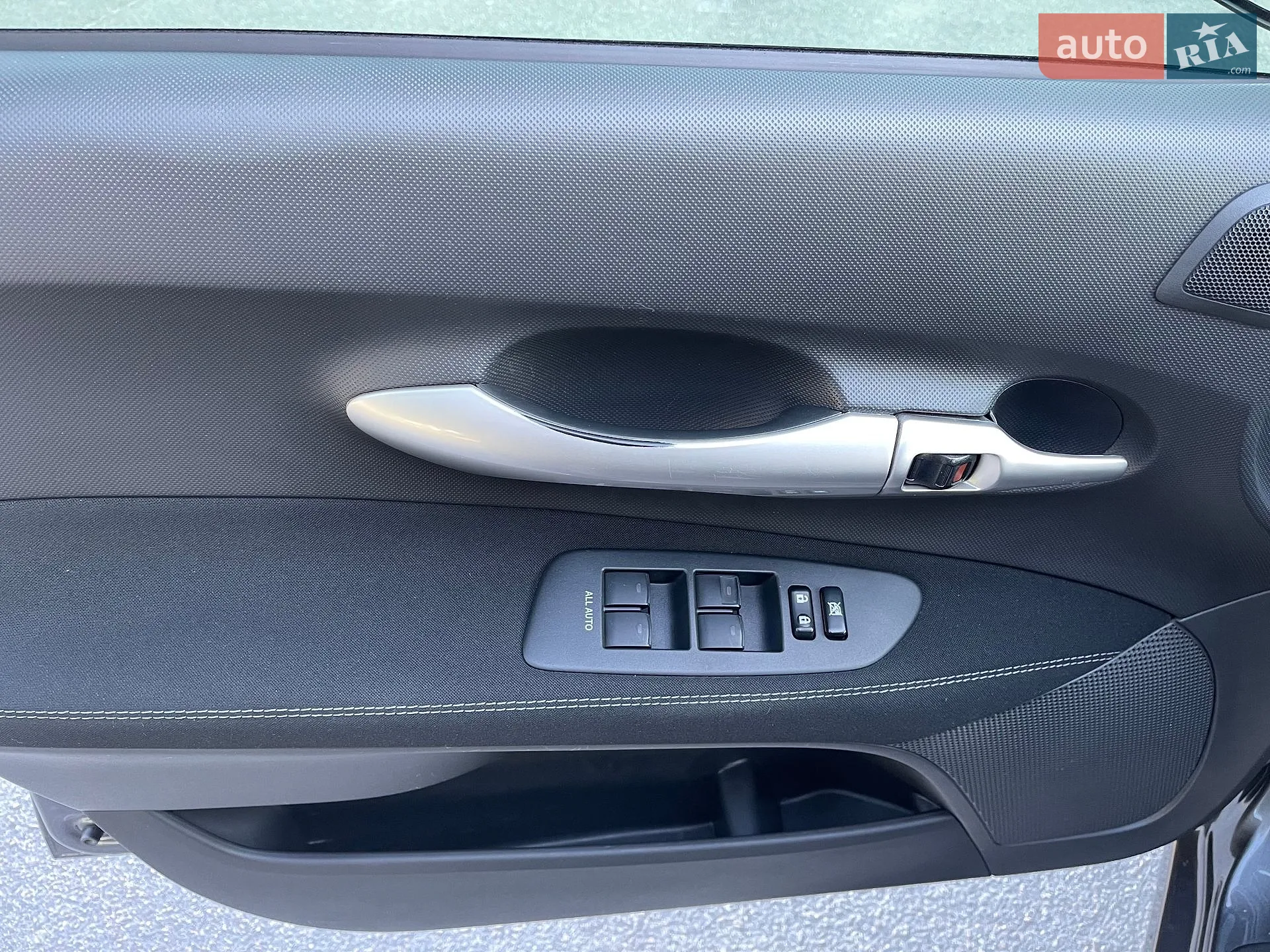 2012 Toyota Auris - мініатюра 12