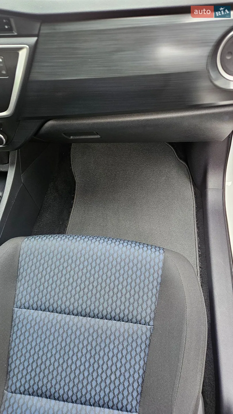 2013 Toyota Auris - мініатюра 24