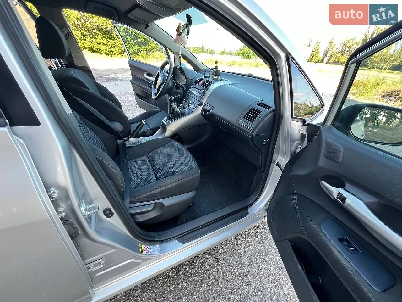 2011 Toyota Auris - мініатюра 16