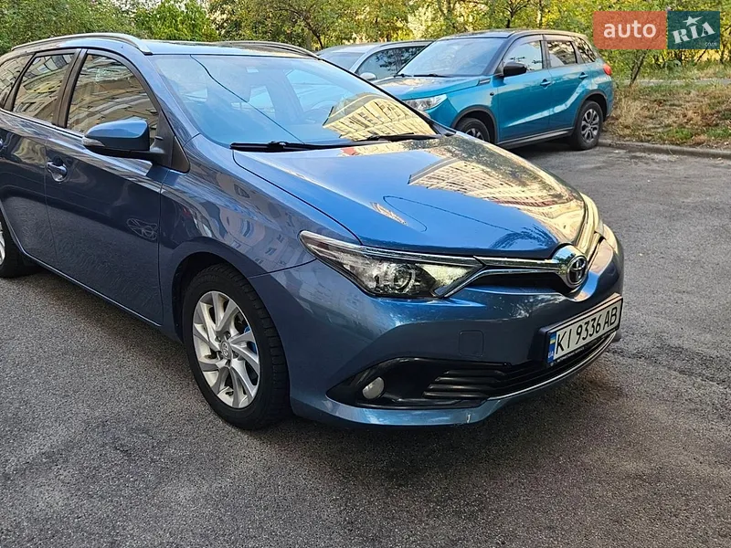 Toyota Auris 2015