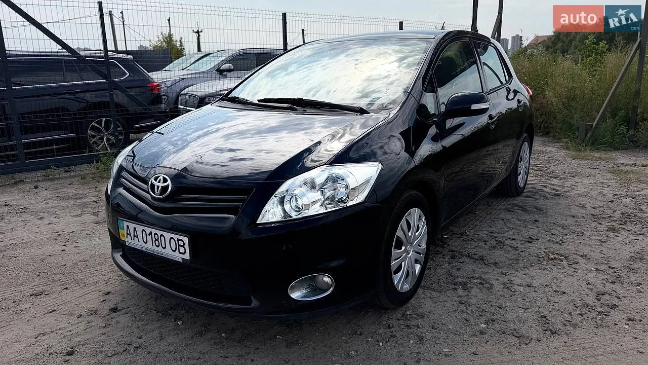 2010 Toyota Auris - фото 1