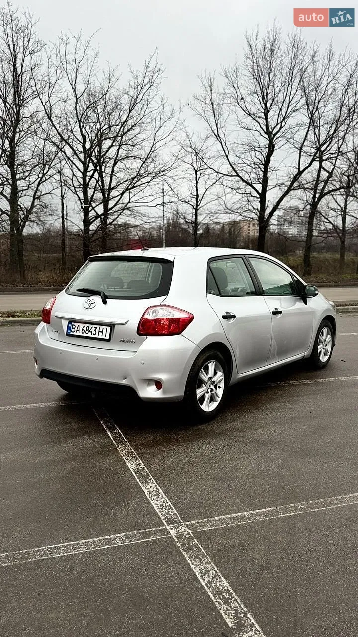 2011 Toyota Auris - мініатюра 3