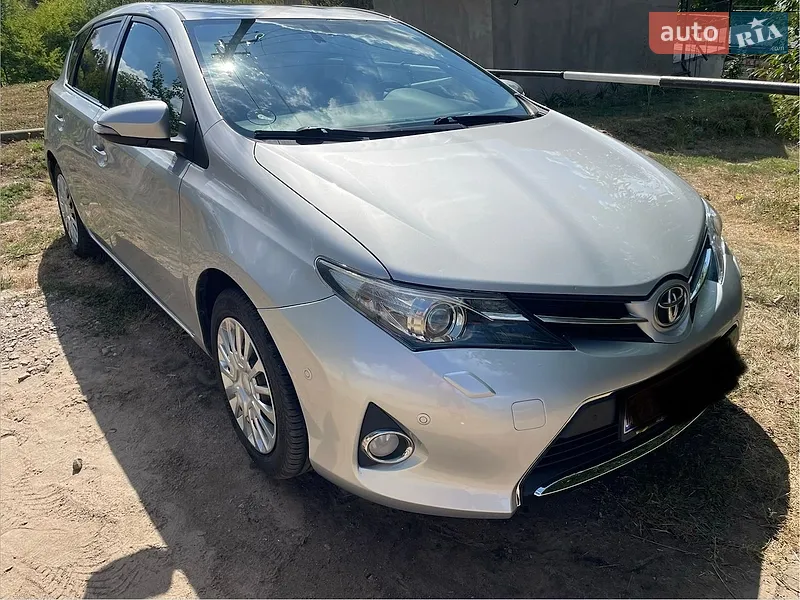 Toyota Auris 2015
